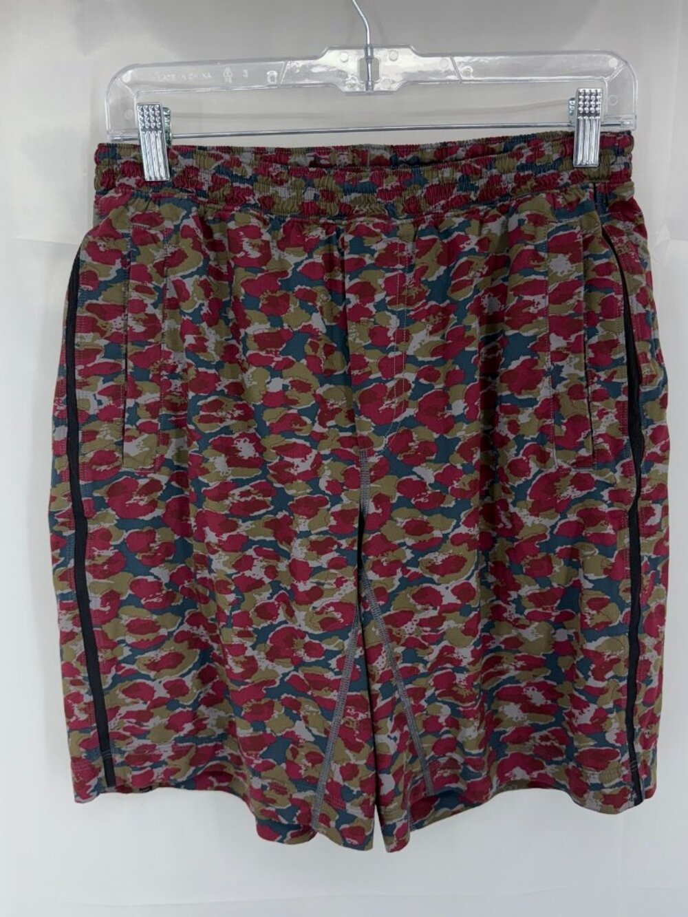 Lululemon Men S Pace Breaker Shorts Lined Red Gray Camo Athletic Activewear Gym